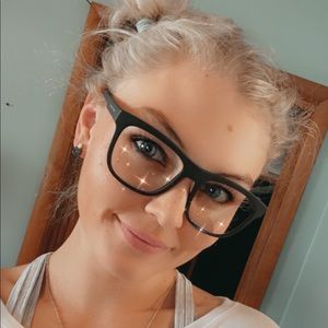 Meet your Posher, Jenn